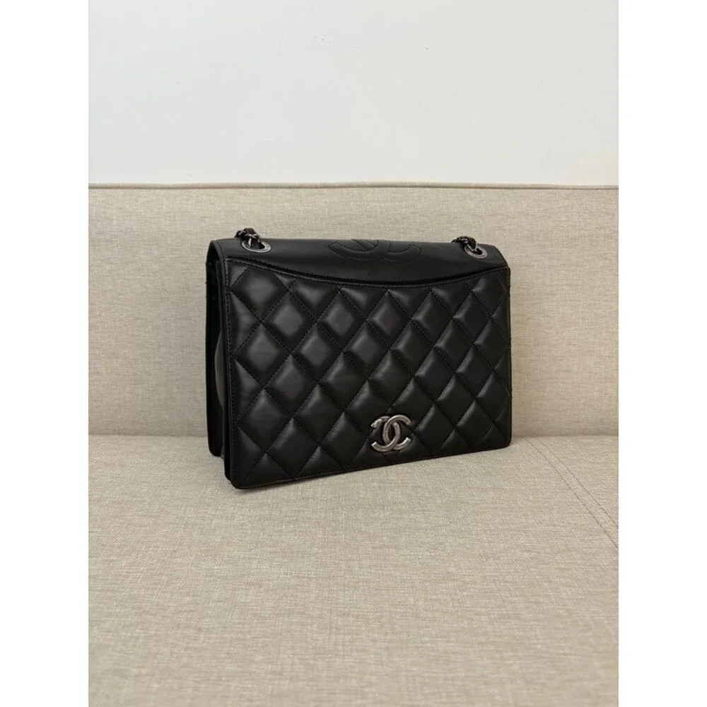 CHANEL 100% authentic